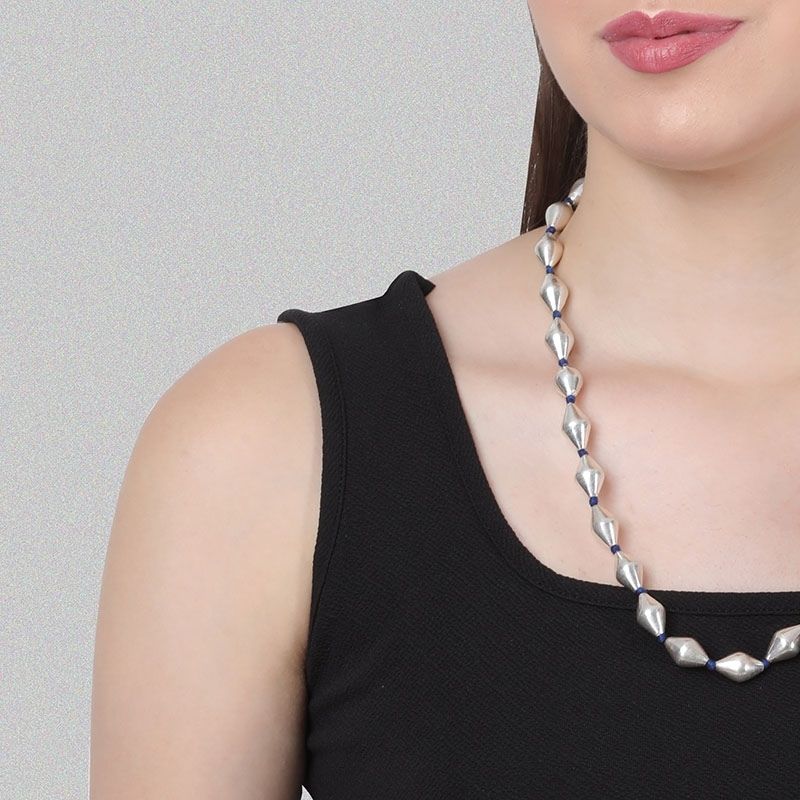 Silver Dholki Bead Necklace (Blue-single string) – Indian Tijori